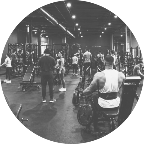 Salle de sport bondée